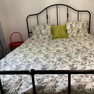 https://studio-clucerului-8.bucharesthotelsnow.com
