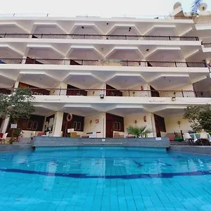 Rezeiky & Camp Campeggio Luxor