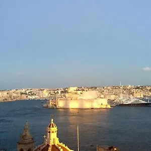 επισκεφθείτε το ξενοδοχείο